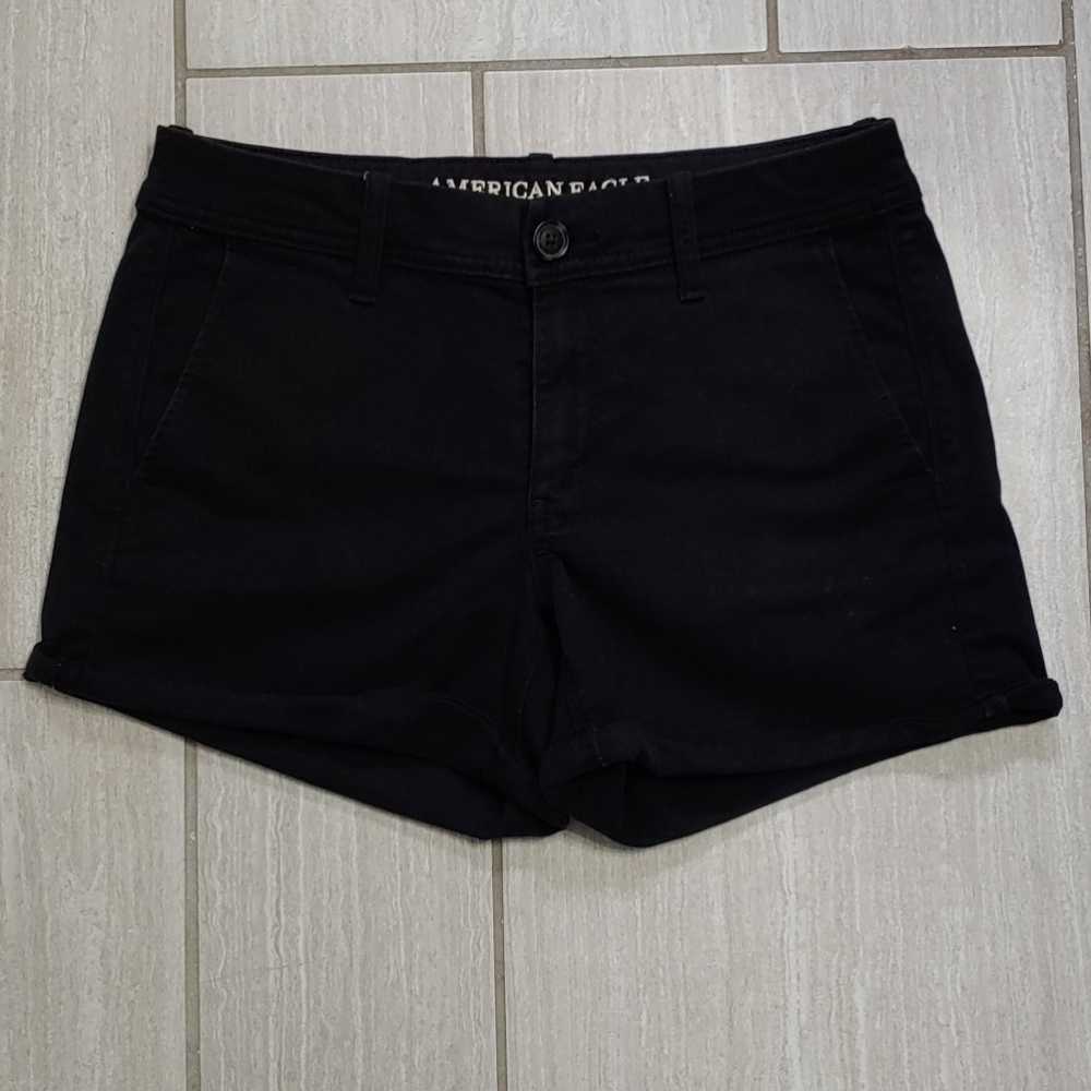 Size 6 American Eagle midi shorts